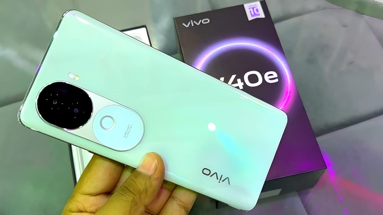 देश में जल्द होगा launch 50MP सेल्फी कैमरा और 8GB रैम वाला Vivo V40e 5G smartphone