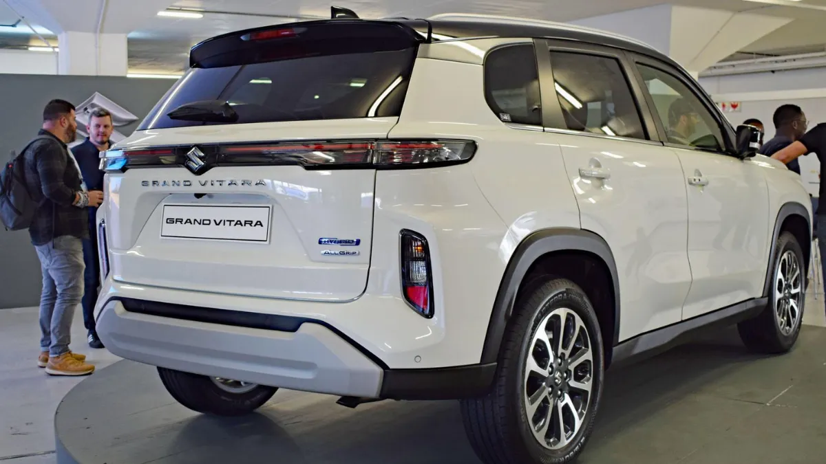माइलेज का बाप बनकर मार्केट में उतरी Electric + Petrol से चलने वाली Maruti Grand Vitara की धाकड़ कार